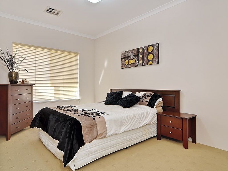 6 Senna Close, Coogee WA 6166