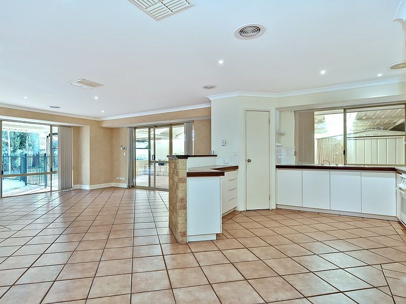 3 Ballard Mews, Success WA 6164