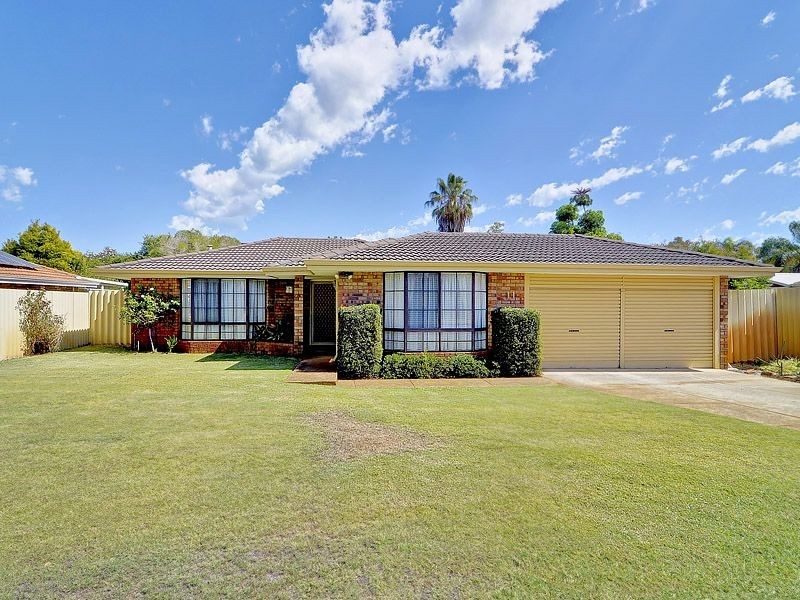 11 Calley Drive, Leeming WA 6149