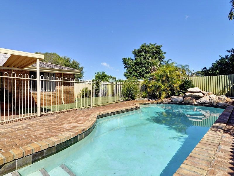 11 Calley Drive, Leeming WA 6149