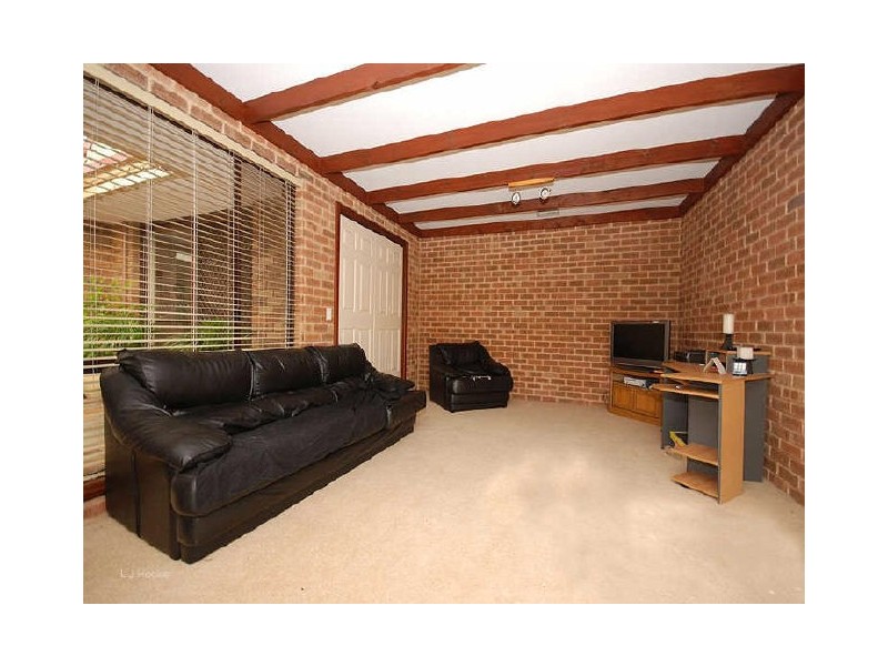 15 Lowrie Grove, Leeming WA 6149