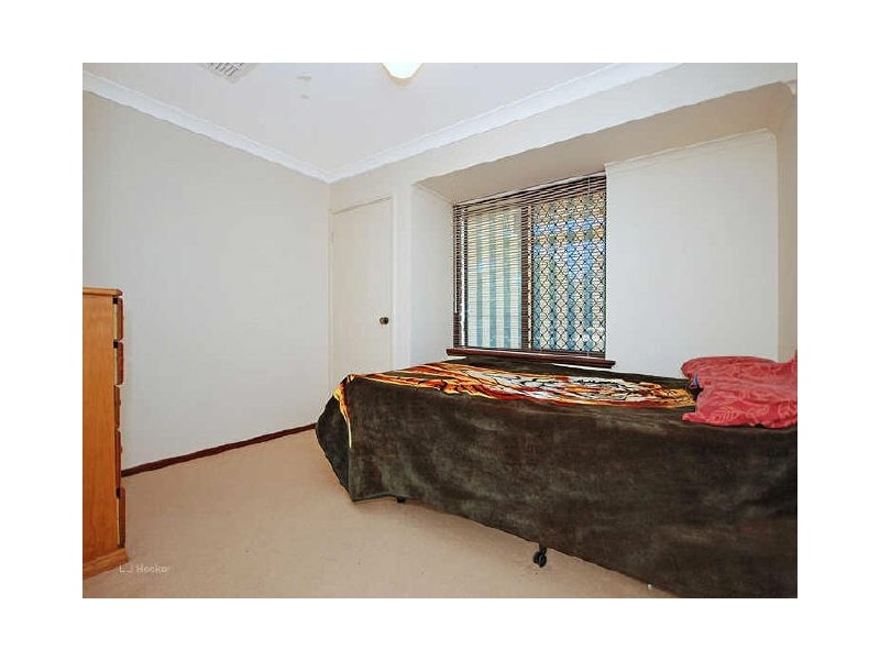 15 Lowrie Grove, Leeming WA 6149