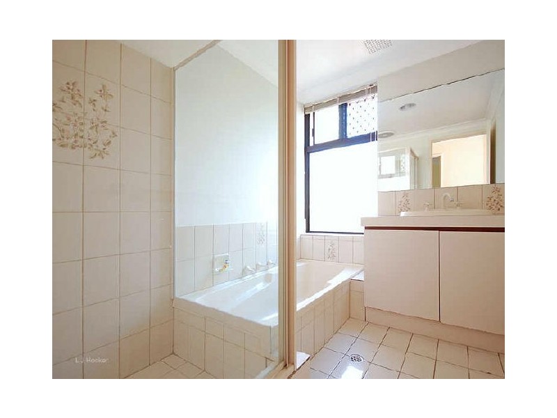 15 Lowrie Grove, Leeming WA 6149