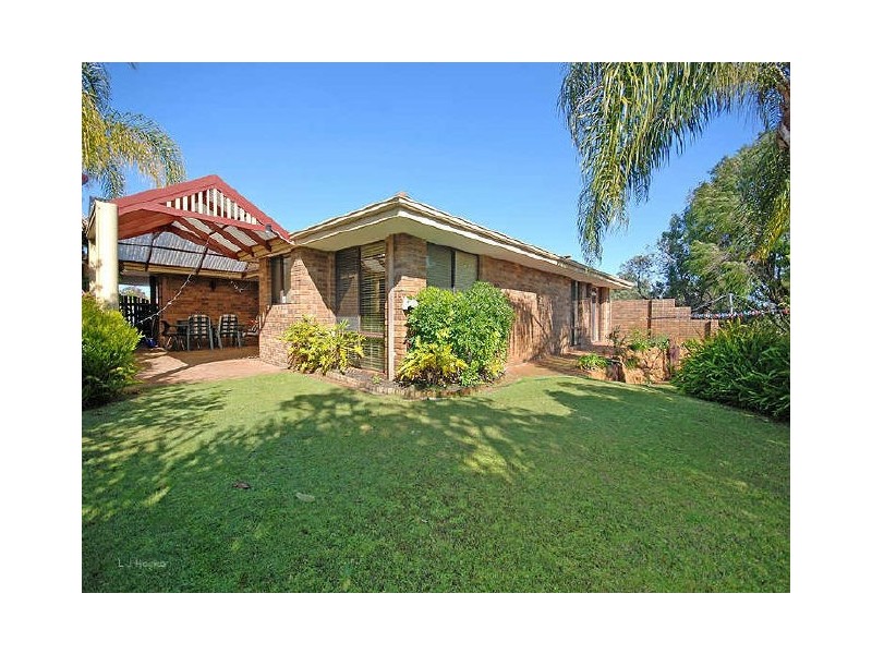 15 Lowrie Grove, Leeming WA 6149