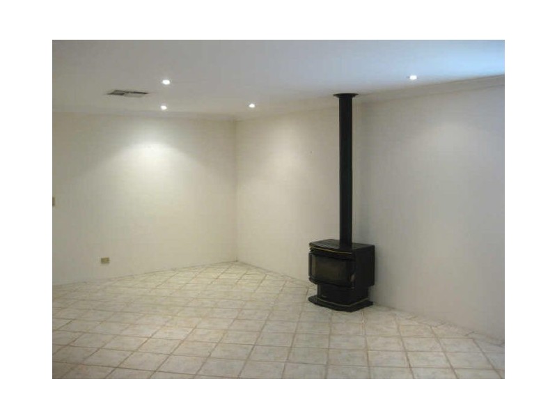 13 Barcombe Way, Leeming WA 6149
