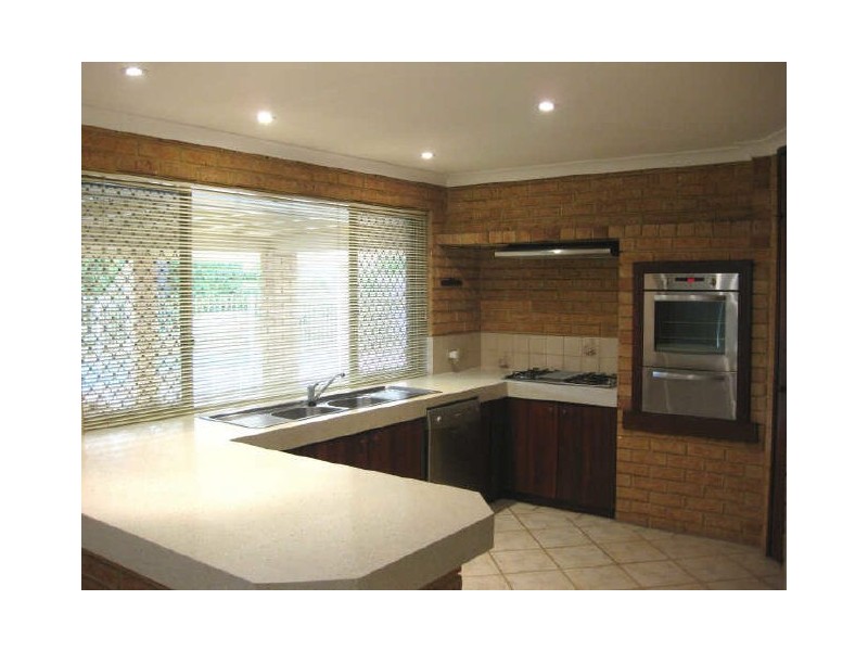 13 Barcombe Way, Leeming WA 6149