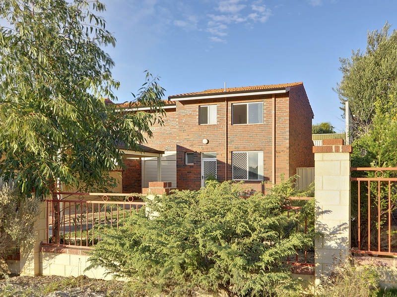 10 Watterton Place, Hamilton Hill WA 6163
