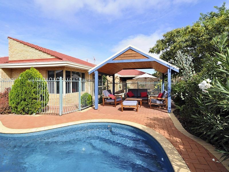 11 Broadbent Loop, Leeming WA 6149