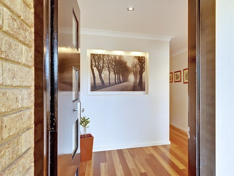 11 Broadbent Loop, Leeming WA 6149