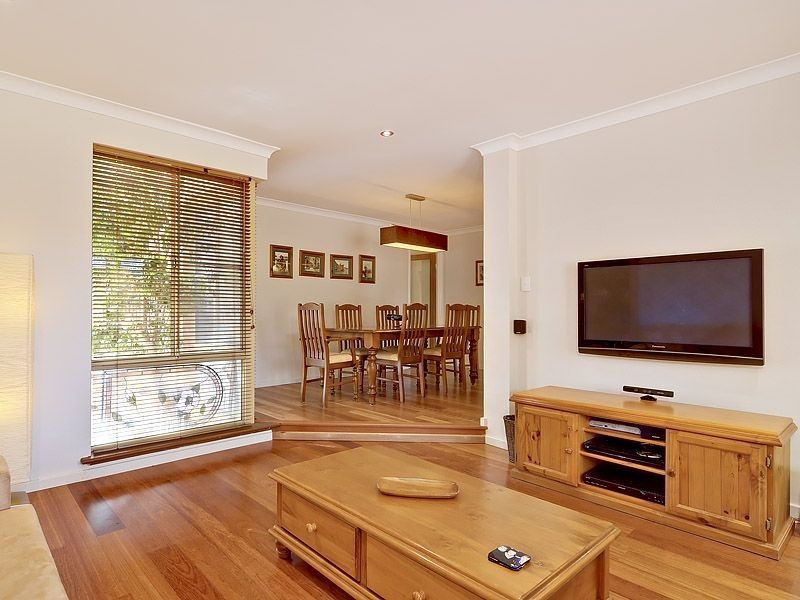 11 Broadbent Loop, Leeming WA 6149