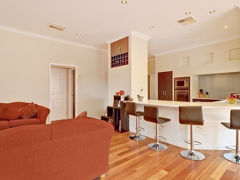11 Broadbent Loop, Leeming WA 6149