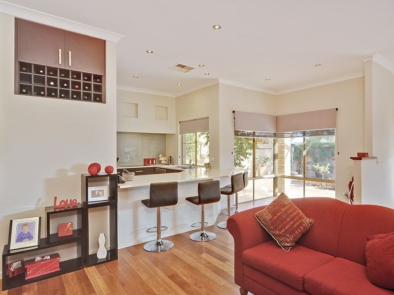 11 Broadbent Loop, Leeming WA 6149