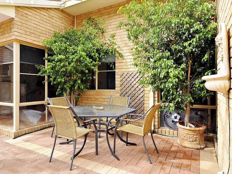 11 Broadbent Loop, Leeming WA 6149