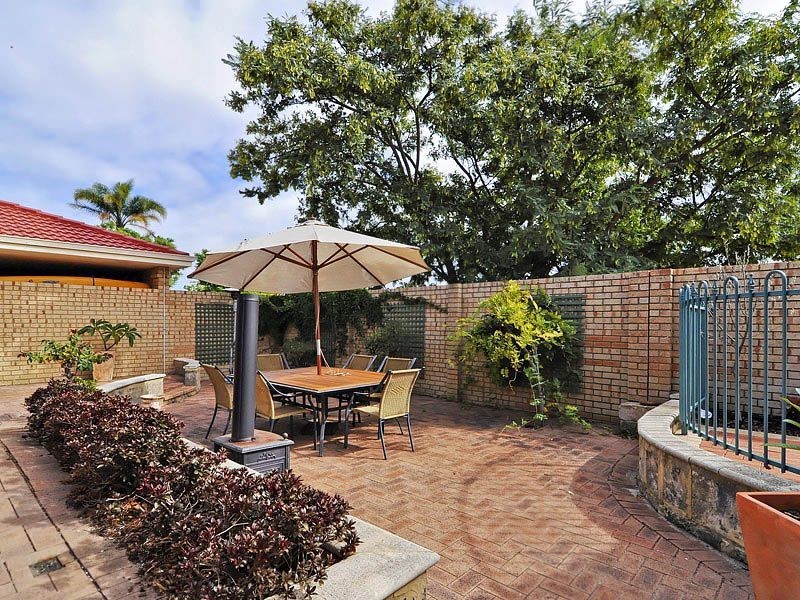 11 Broadbent Loop, Leeming WA 6149
