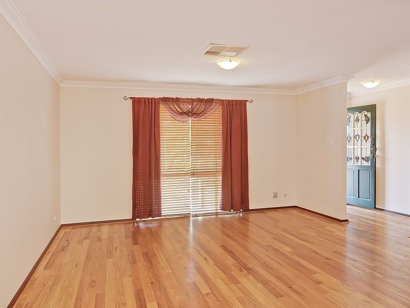 16B Gladstone Road, Leeming WA 6149