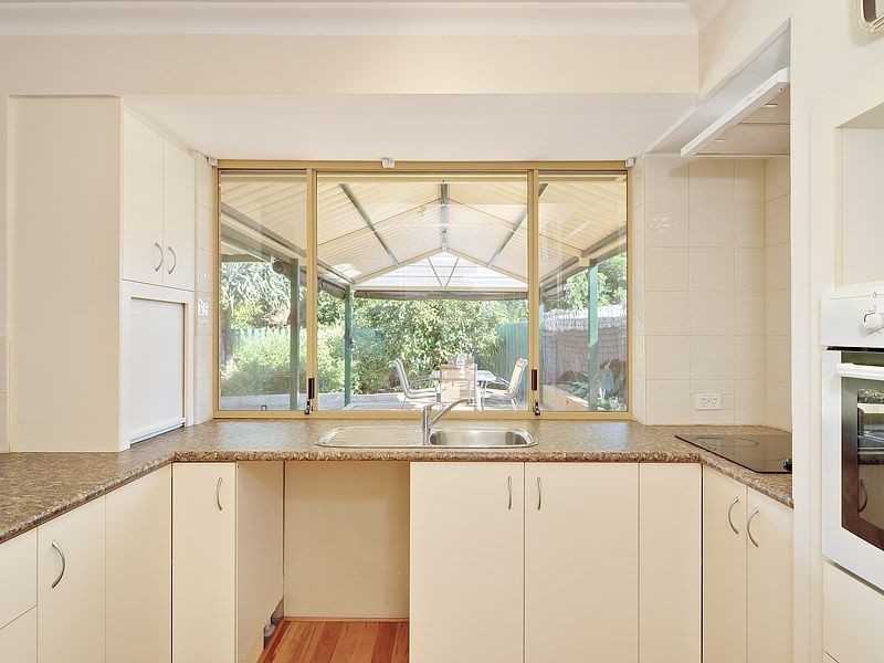 16B Gladstone Road, Leeming WA 6149