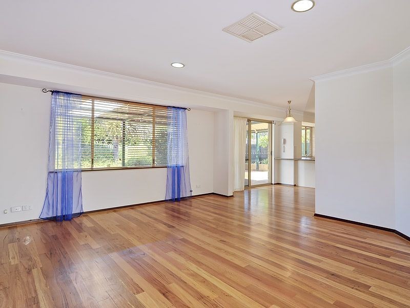 16B Gladstone Road, Leeming WA 6149