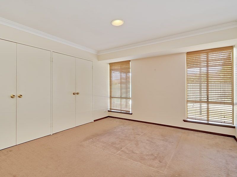 16B Gladstone Road, Leeming WA 6149
