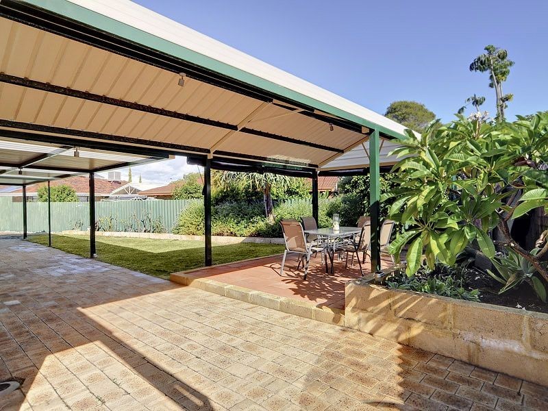 16B Gladstone Road, Leeming WA 6149