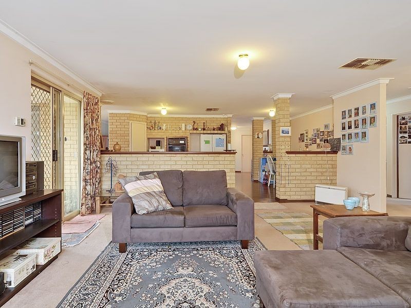 8 Morgan Place, Bibra Lake WA 6163