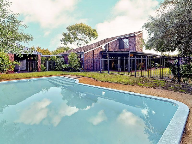 6 Britnall Place, Leeming WA 6149