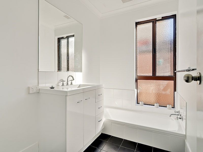 6 Britnall Place, Leeming WA 6149