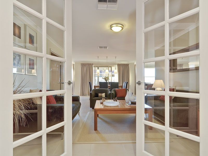 71 Johnsonia Bend, Hammond Park WA 6164