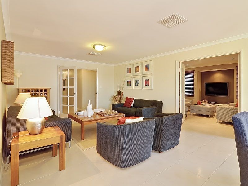 71 Johnsonia Bend, Hammond Park WA 6164