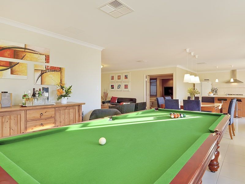 71 Johnsonia Bend, Hammond Park WA 6164