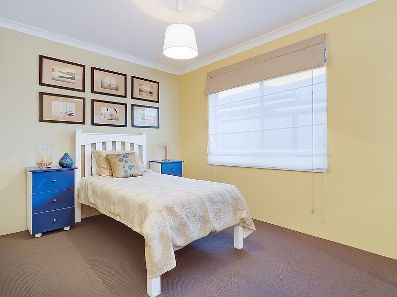 71 Johnsonia Bend, Hammond Park WA 6164