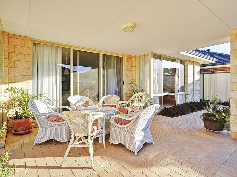 71 Johnsonia Bend, Hammond Park WA 6164