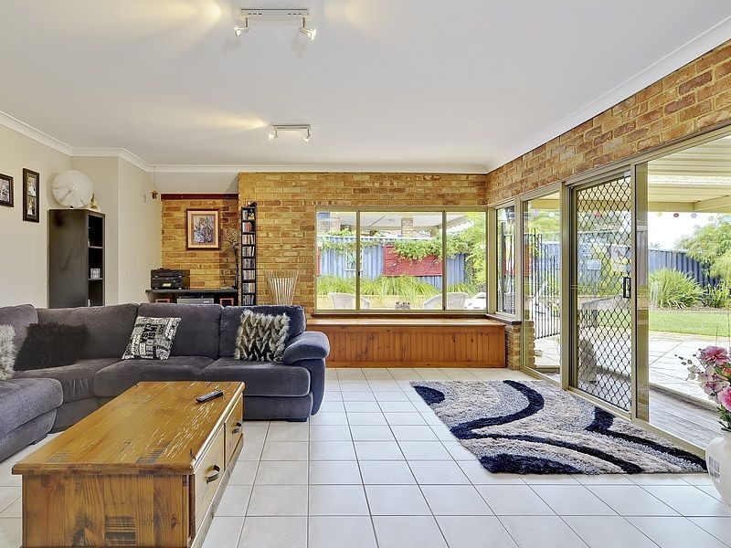 25 Westall Terrace, Leeming WA 6149