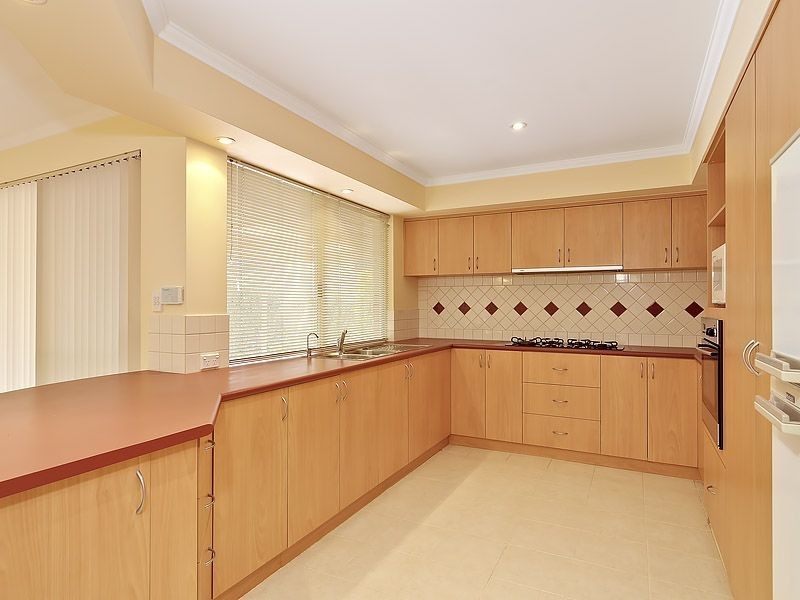 40 Peterborough Circle, North Lake WA 6163