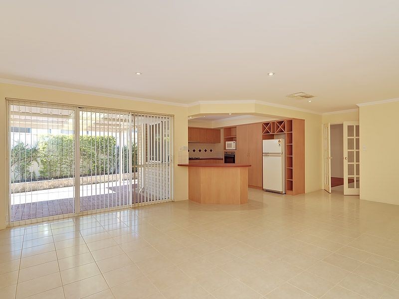 40 Peterborough Circle, North Lake WA 6163