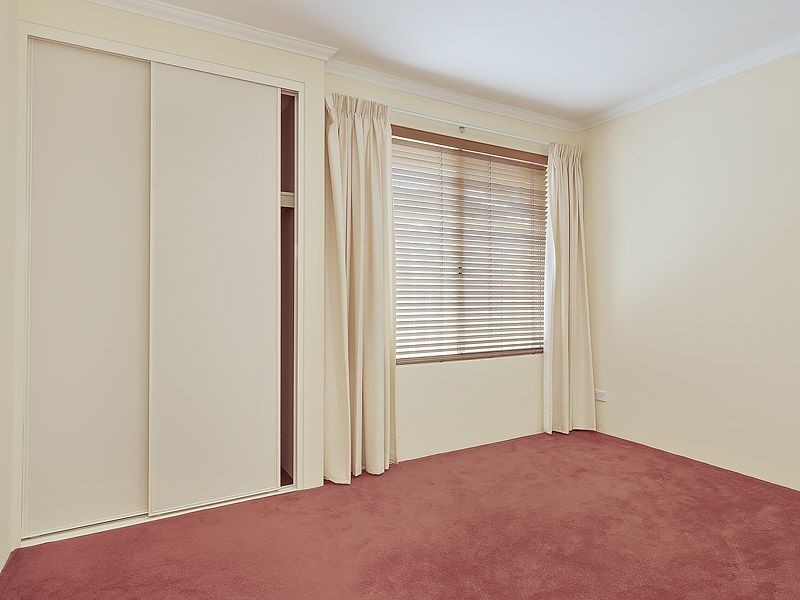 40 Peterborough Circle, North Lake WA 6163