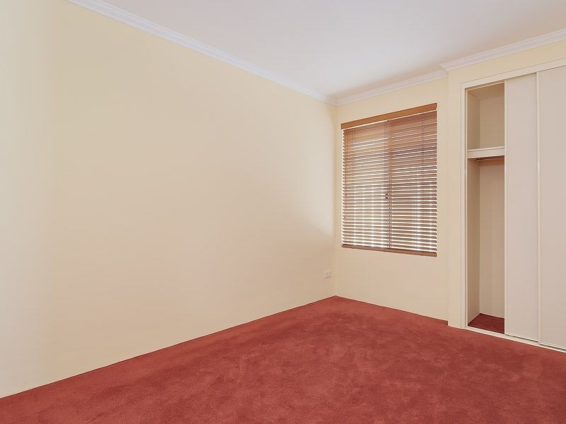 40 Peterborough Circle, North Lake WA 6163