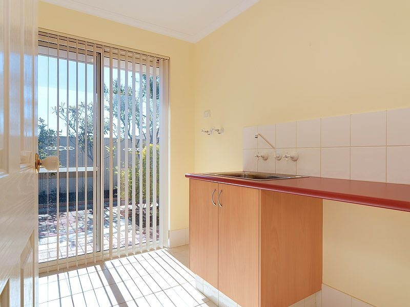 40 Peterborough Circle, North Lake WA 6163