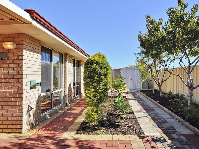 40 Peterborough Circle, North Lake WA 6163