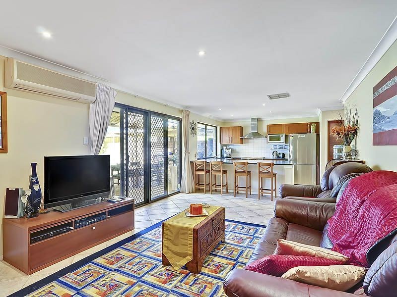 9 Gracechurch Crescent, Leeming WA 6149