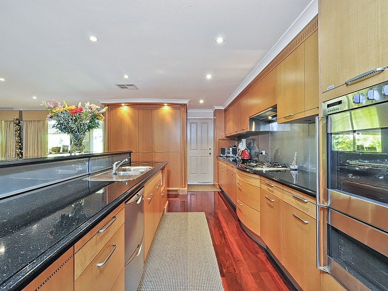 31 Houghton Way, Winthrop WA 6150