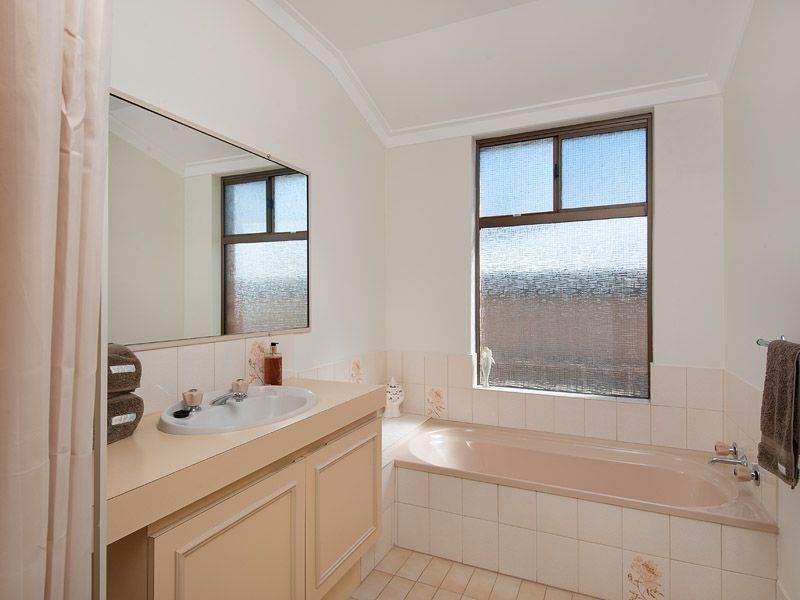 59 Calley Drive, Leeming WA 6149