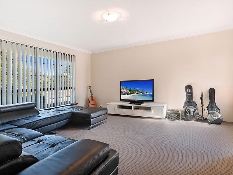 17 Farrington Road, Leeming WA 6149