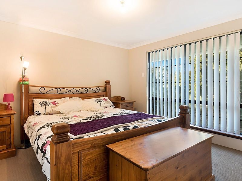 17 Farrington Road, Leeming WA 6149