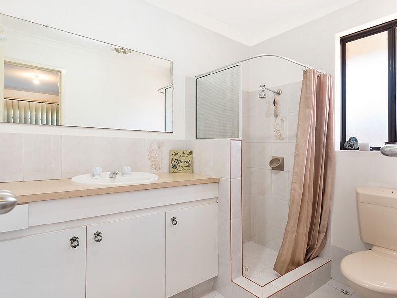 17 Farrington Road, Leeming WA 6149