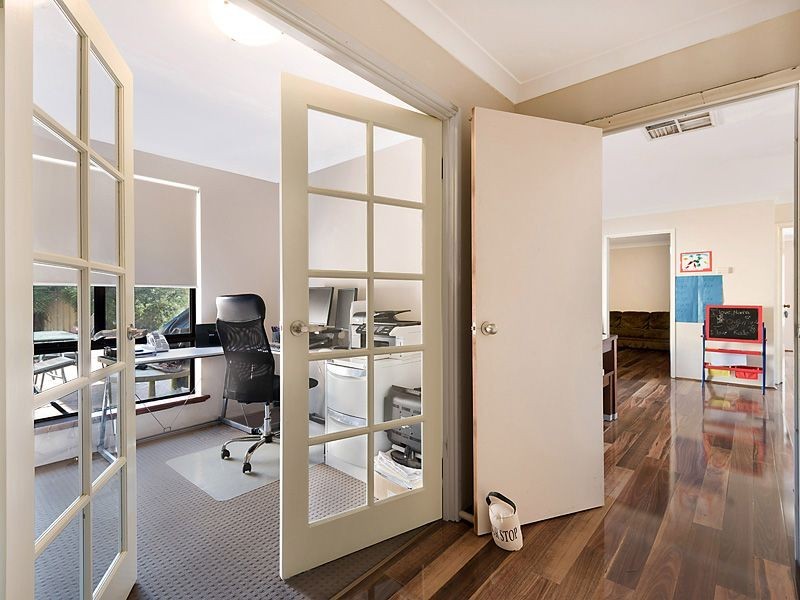 17 Farrington Road, Leeming WA 6149