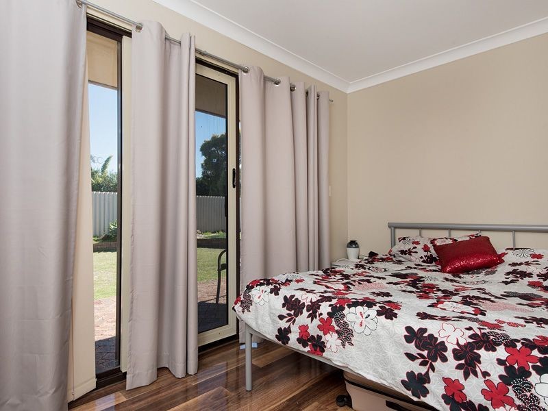 17 Farrington Road, Leeming WA 6149