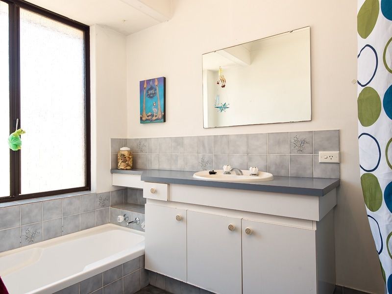 17 Farrington Road, Leeming WA 6149