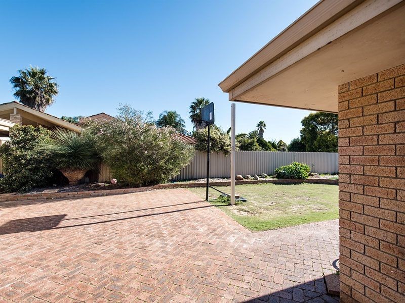 17 Farrington Road, Leeming WA 6149
