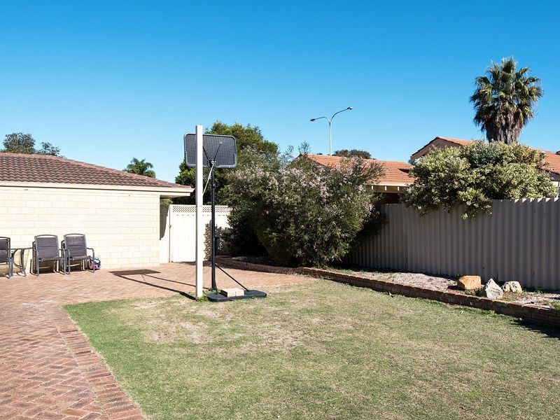 17 Farrington Road, Leeming WA 6149