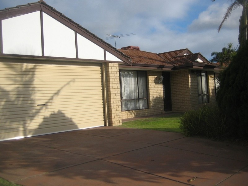 38 Broadbent Loop, Leeming WA 6149